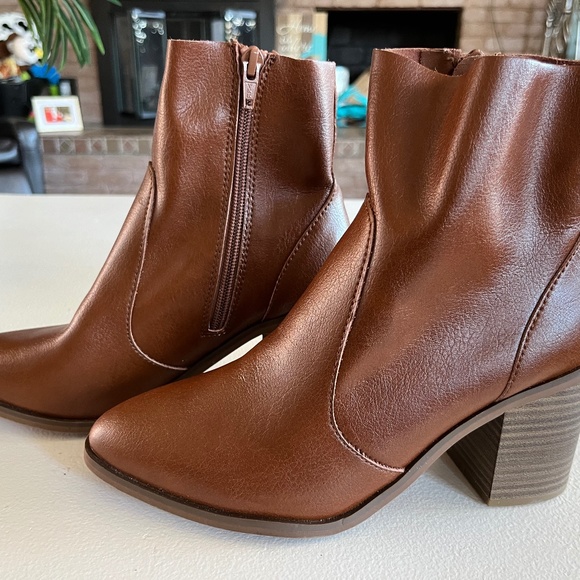 Women’s Brown Booties - Picture 1 of 4